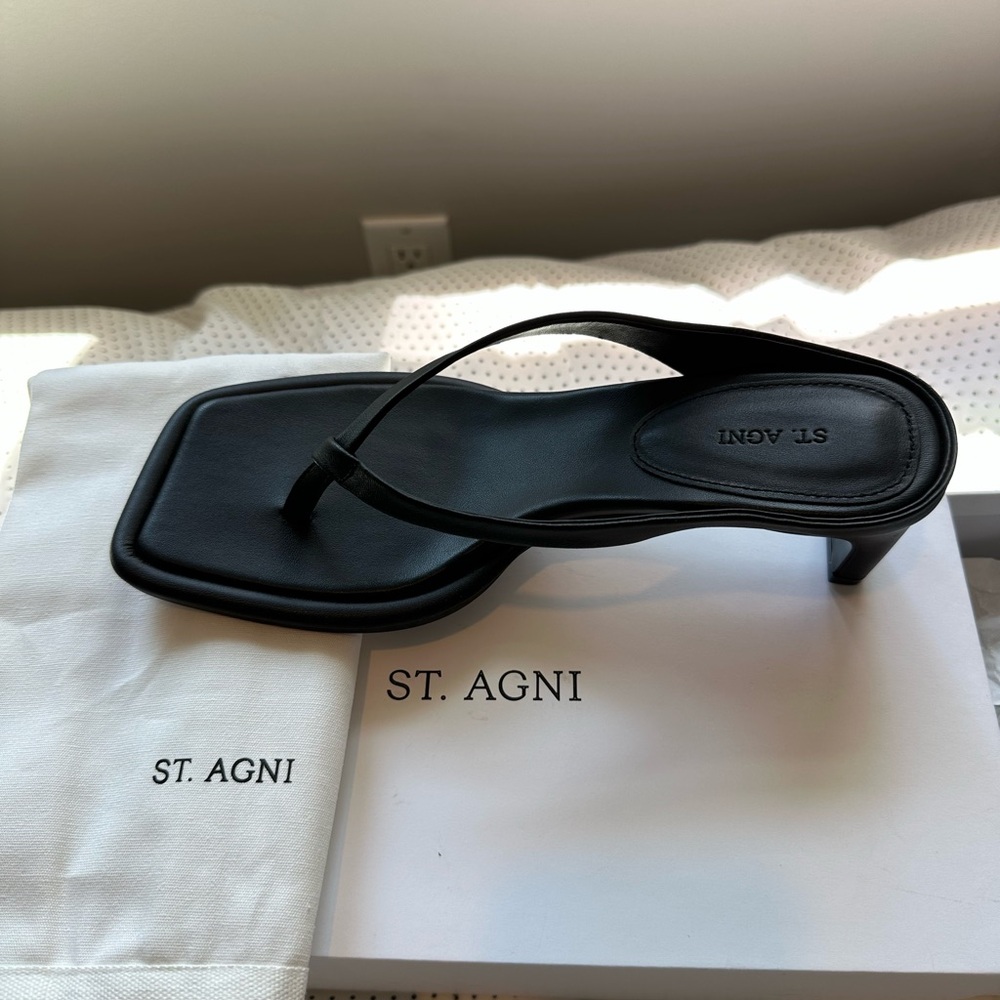 ST. AGNI Flip Flop Sandal 7.5 New in box
